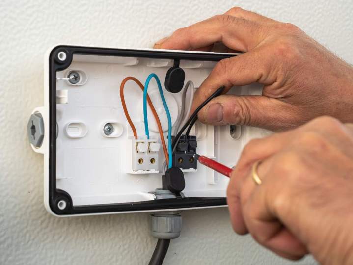 Électricité en courants forts et faibles