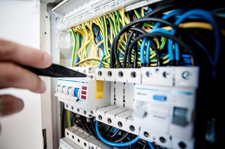Entreprise d’électricité, Sautron